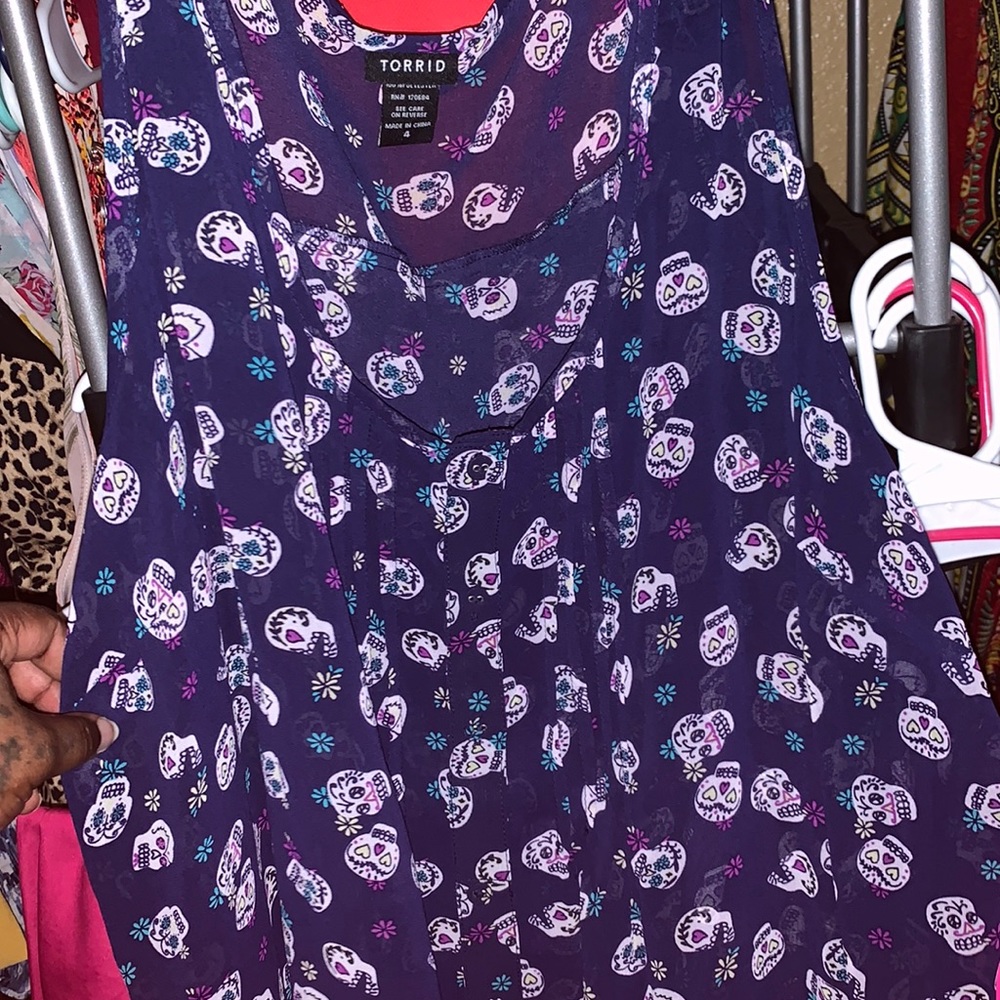 Torrid size 4 sugar skull shirt